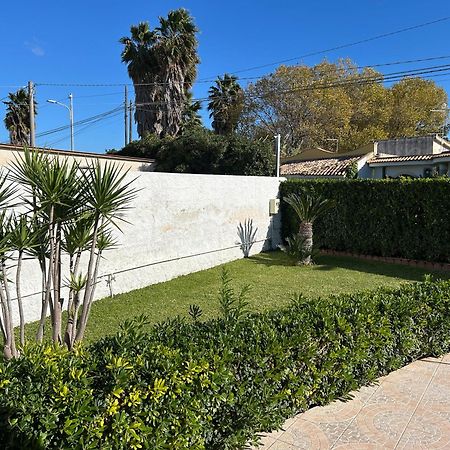 Red House Near The Sandy Beach, Parking & Wi-Fi Avola Exterior foto