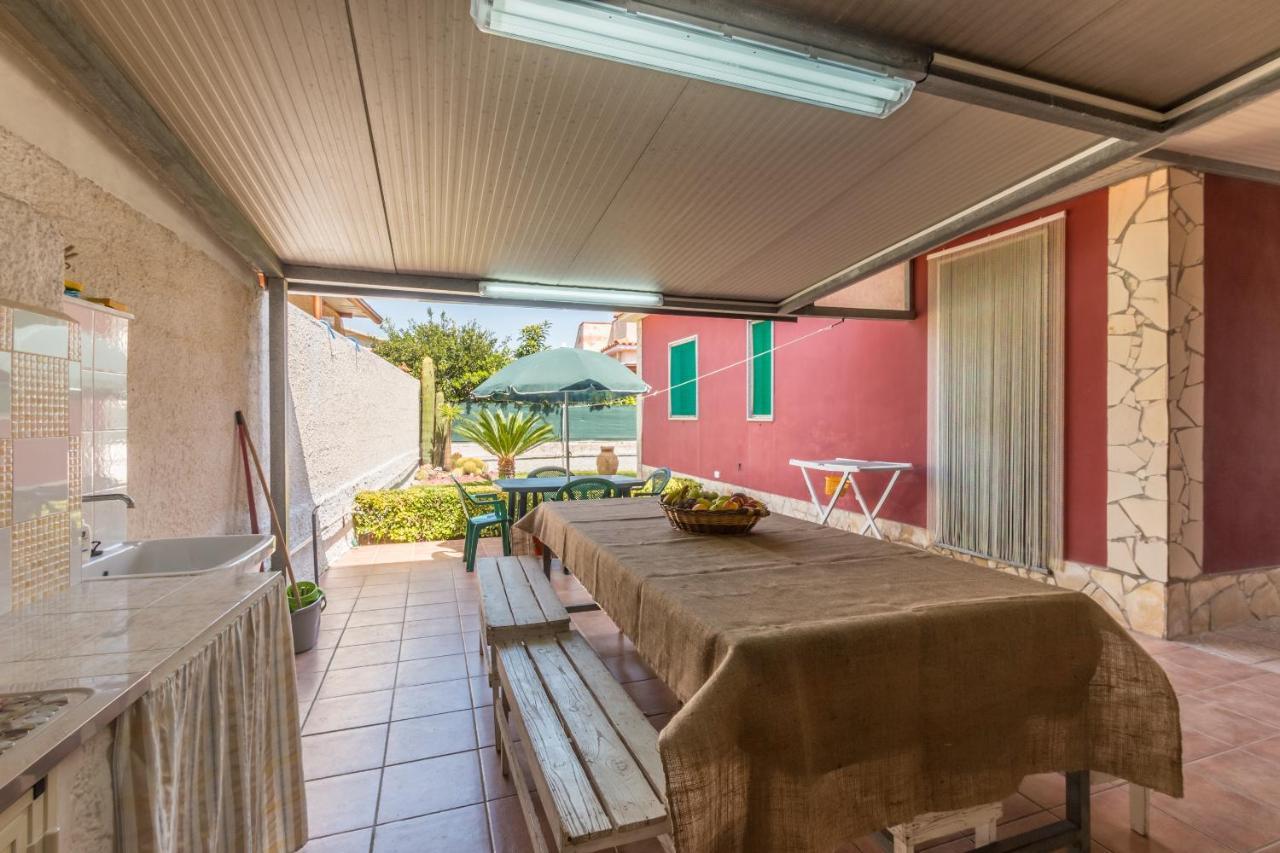 Red House Near The Sandy Beach, Parking & Wi-Fi Avola Exterior foto