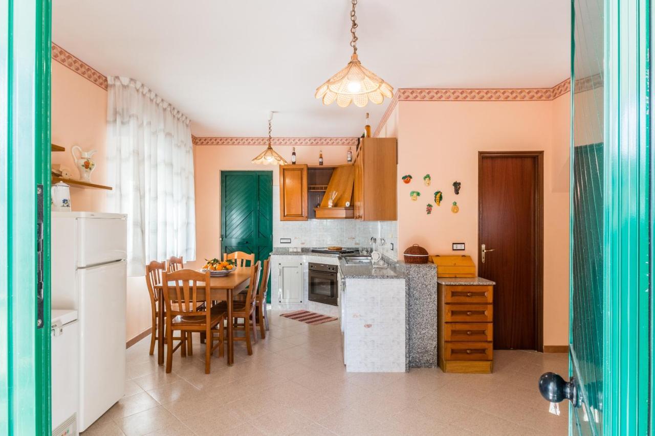 Red House Near The Sandy Beach, Parking & Wi-Fi Avola Exterior foto