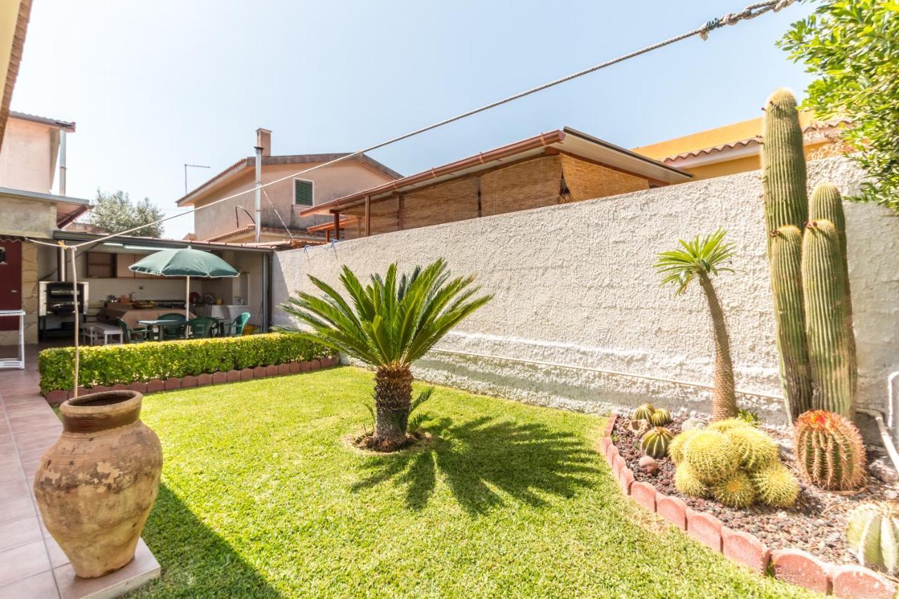 Red House Near The Sandy Beach, Parking & Wi-Fi Avola Exterior foto